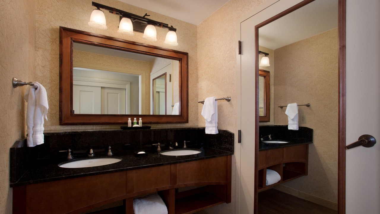 Photo of Bathroom in Bay Lake