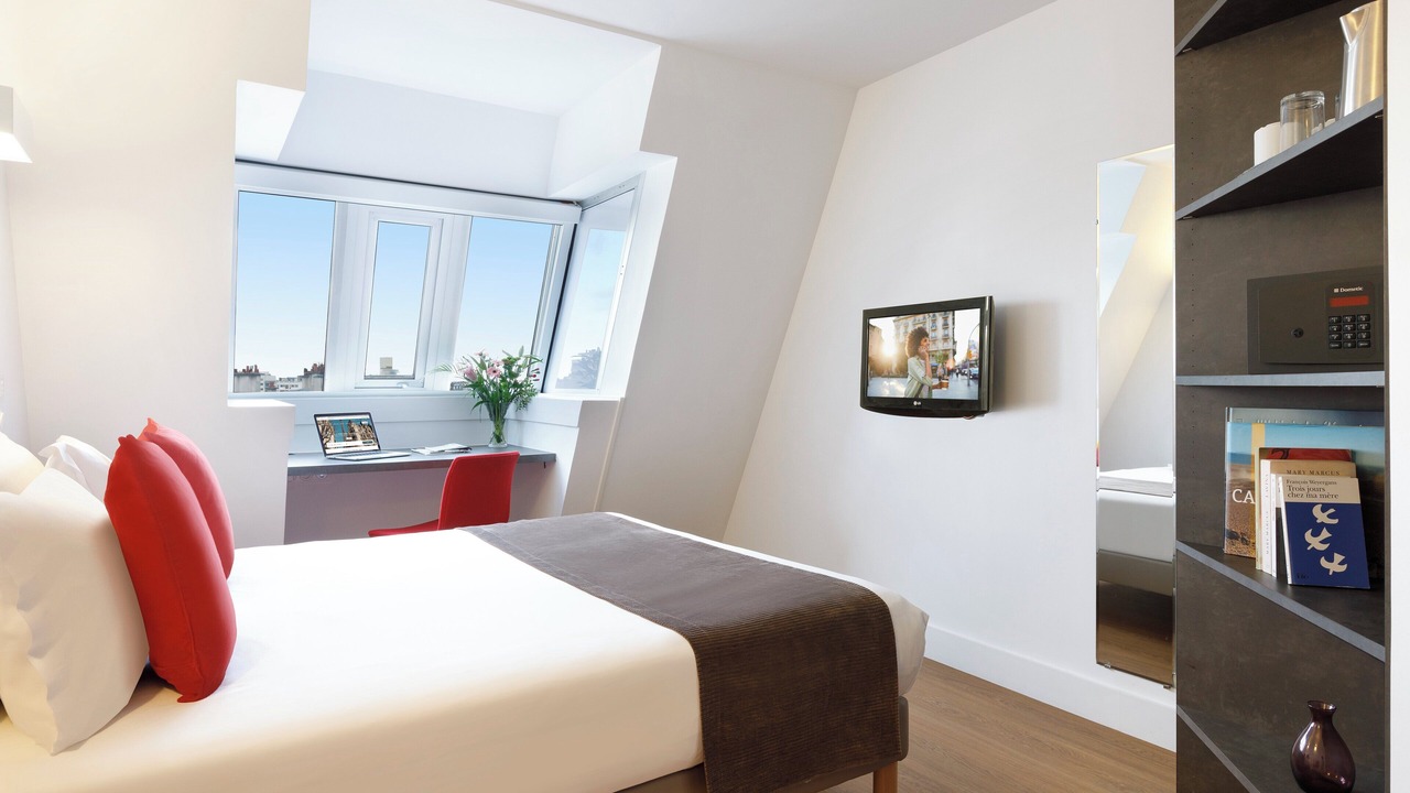 Photo of Bedroom in Montparnasse