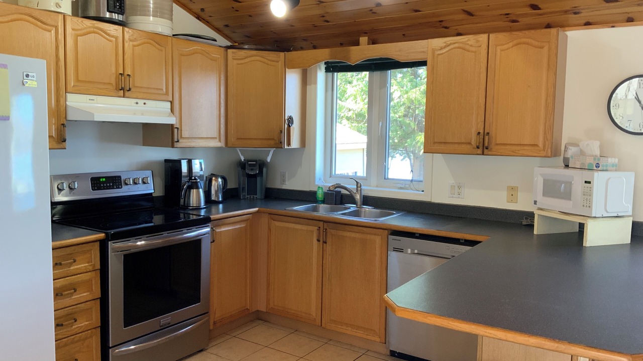 Photo of Kitchen in Lake of Bays
