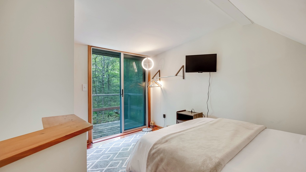 Photo of Bedroom in South Salem