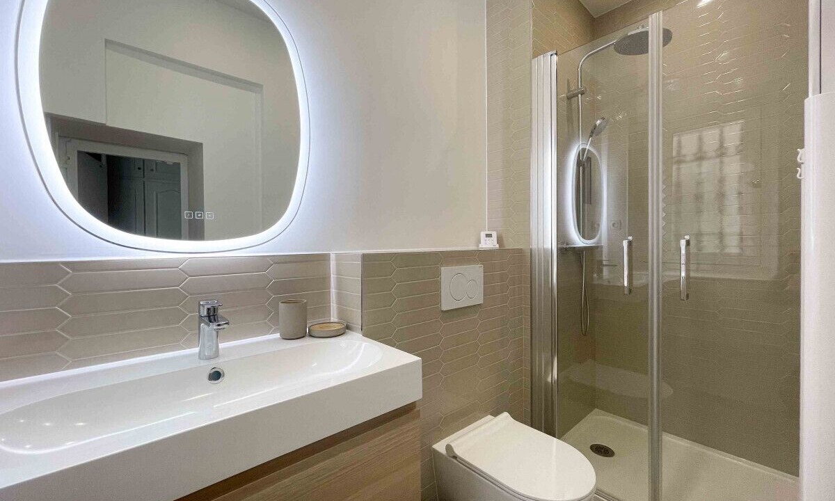 Photo of Bathroom in 17th Arrondissement