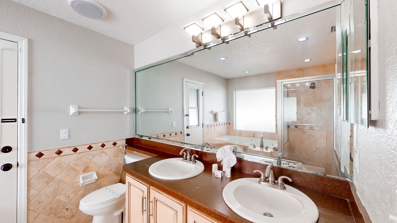 Photo of Bathroom in Bridgewater Crossing