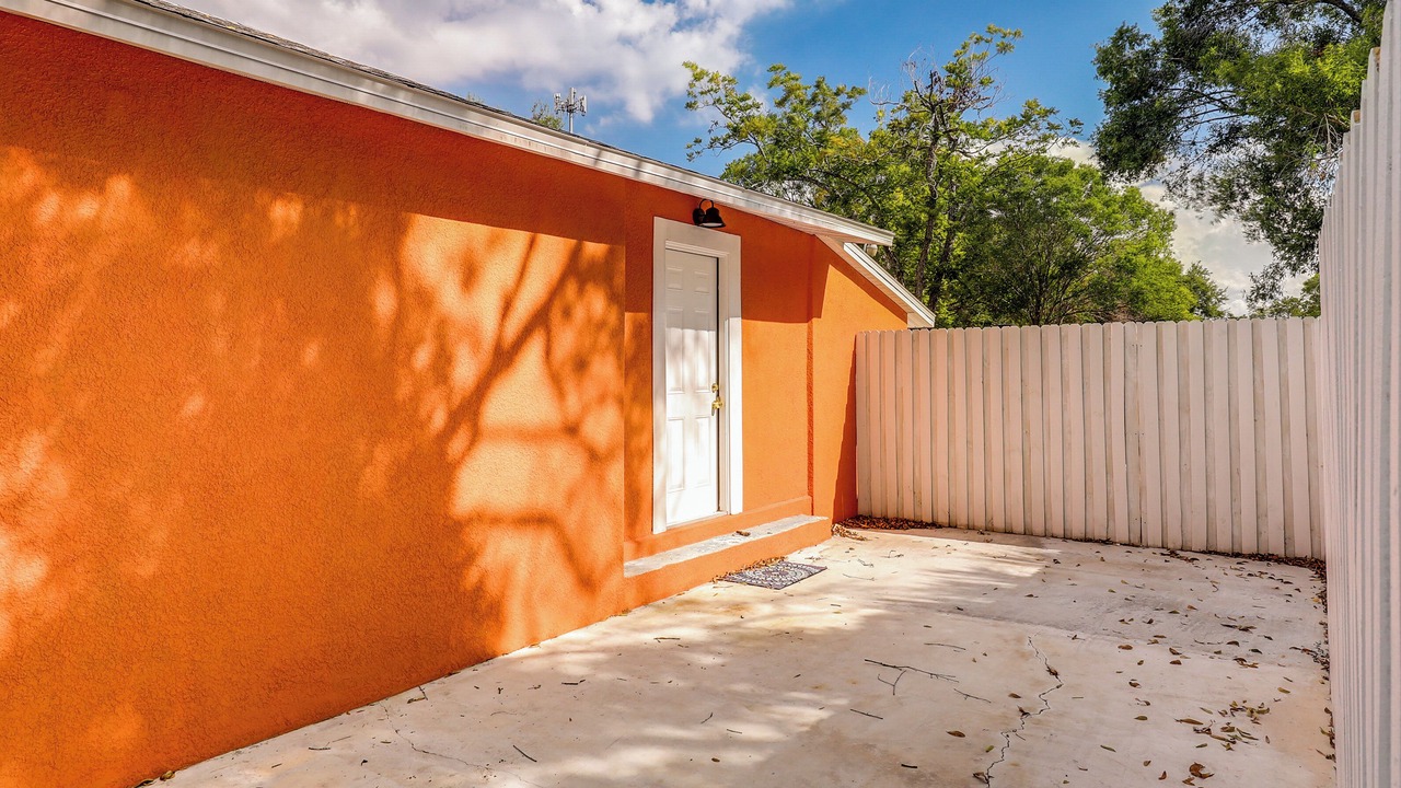 Photo of Outdoor in Palm River-Clair Mel