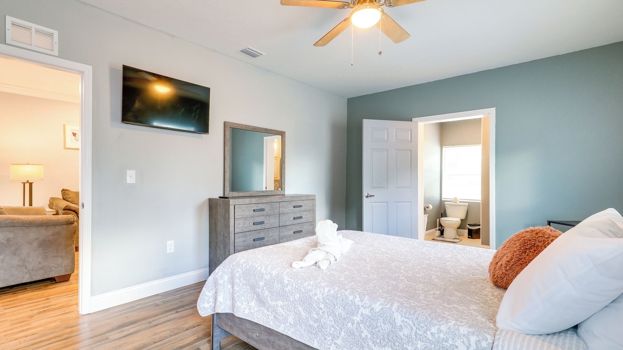 Photo of Bedroom in Palm River-Clair Mel