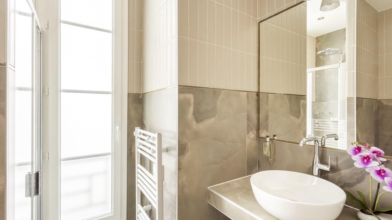 Photo of Bathroom in Chaussee-d'Antin