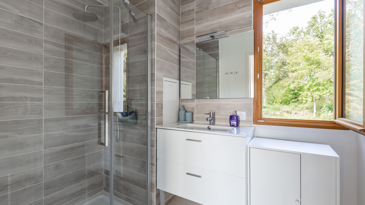 Photo of Bathroom in Magny-le-Hongre