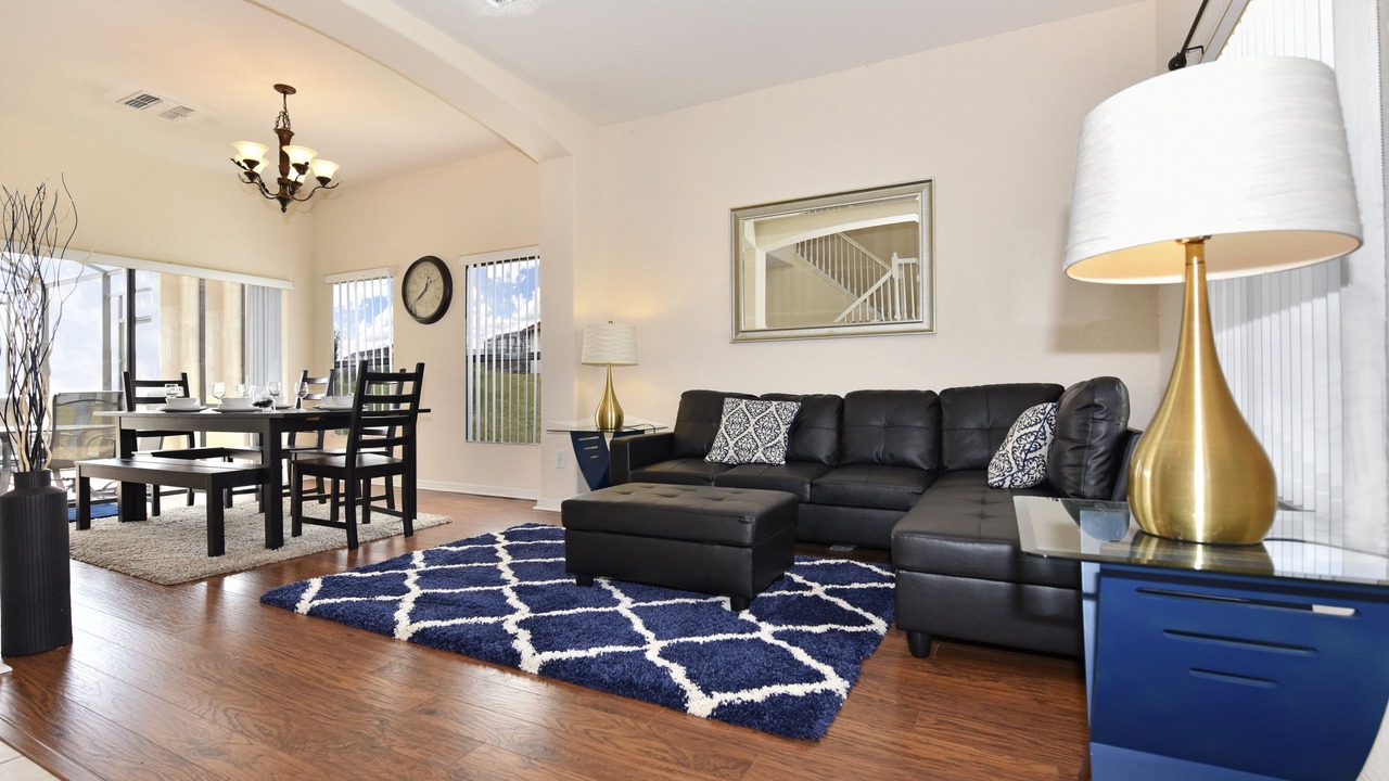 Photo of Livingroom in Four Corners