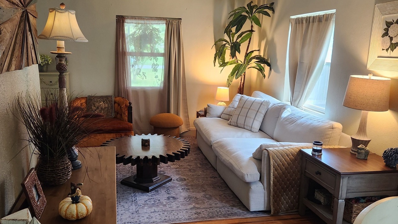 Photo of Livingroom in Baldwin Park