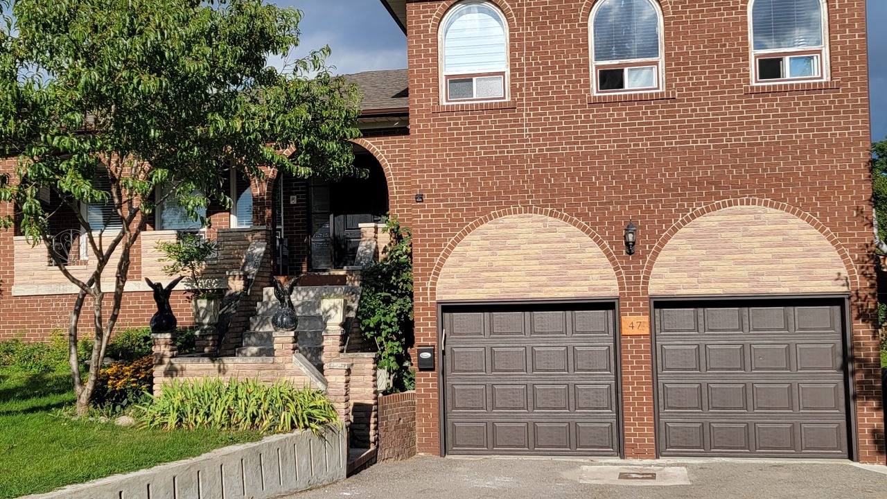Photo of Outdoor in Maple Leaf