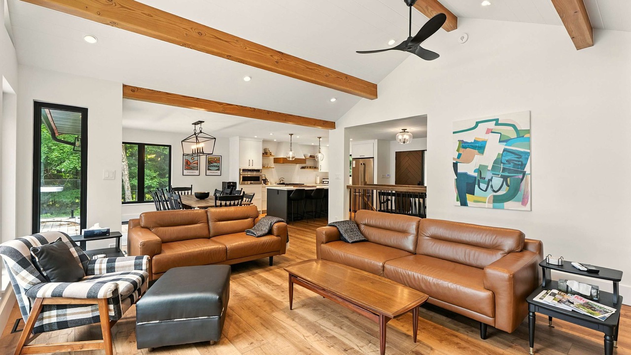 Photo of Livingroom in Baysville