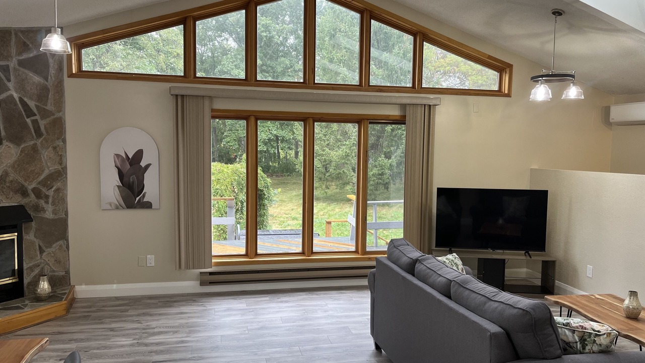Photo of Livingroom in Greater Napanee