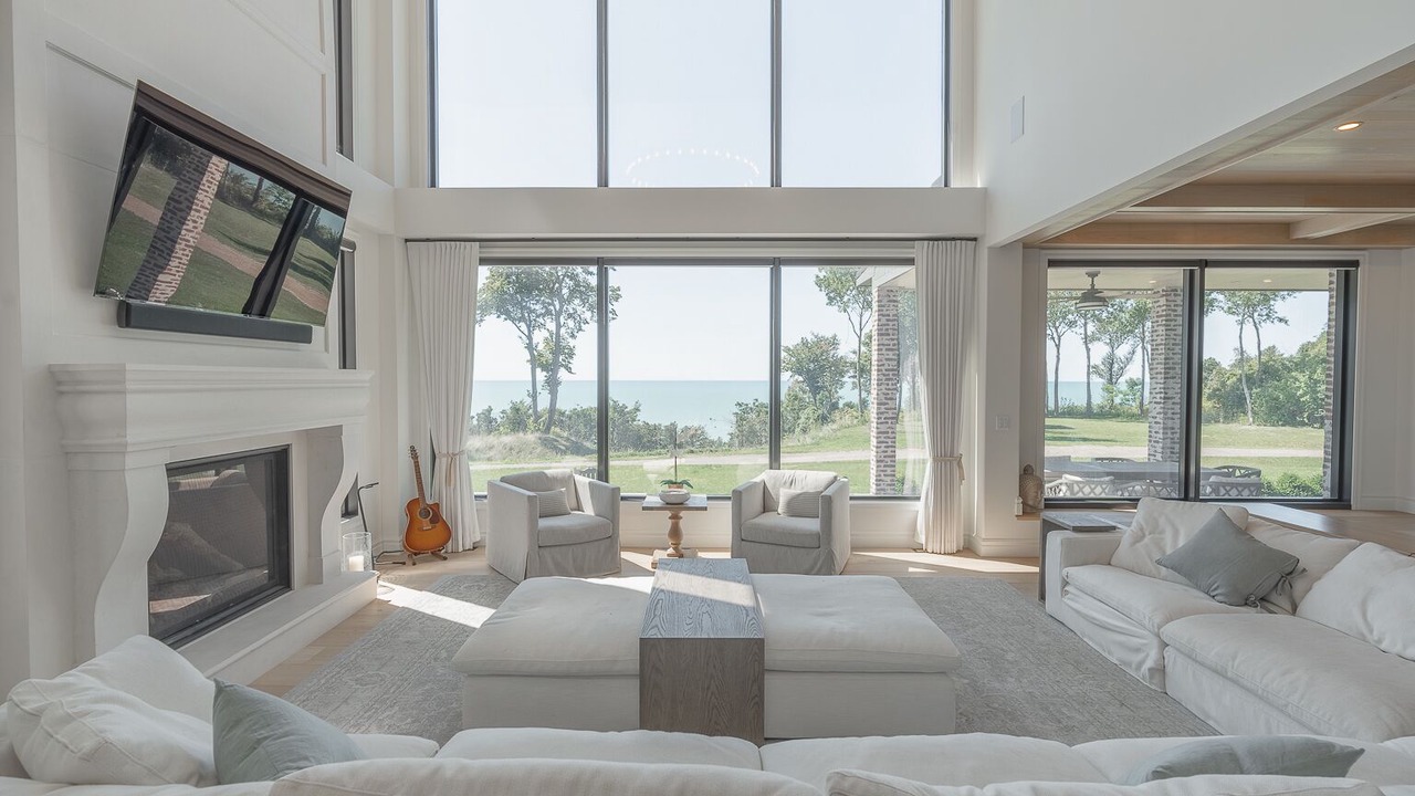 Photo of Livingroom in Central Huron