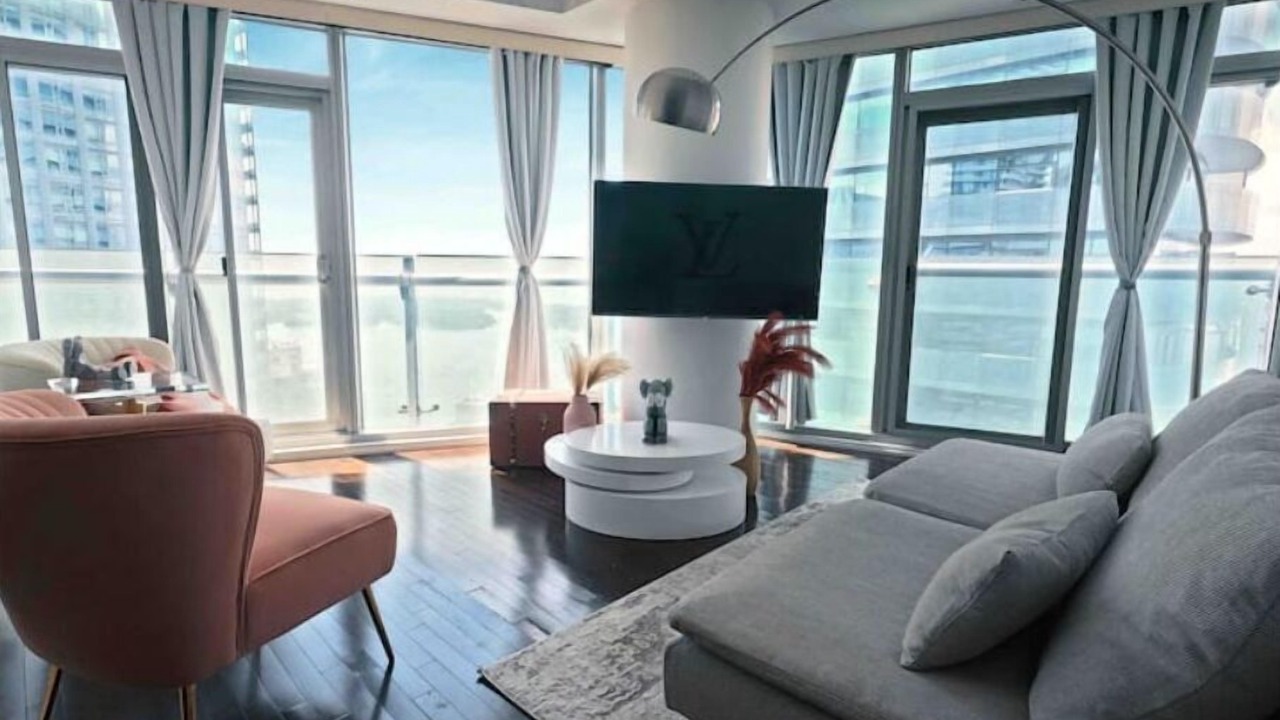 Photo of Livingroom in Downtown Toronto
