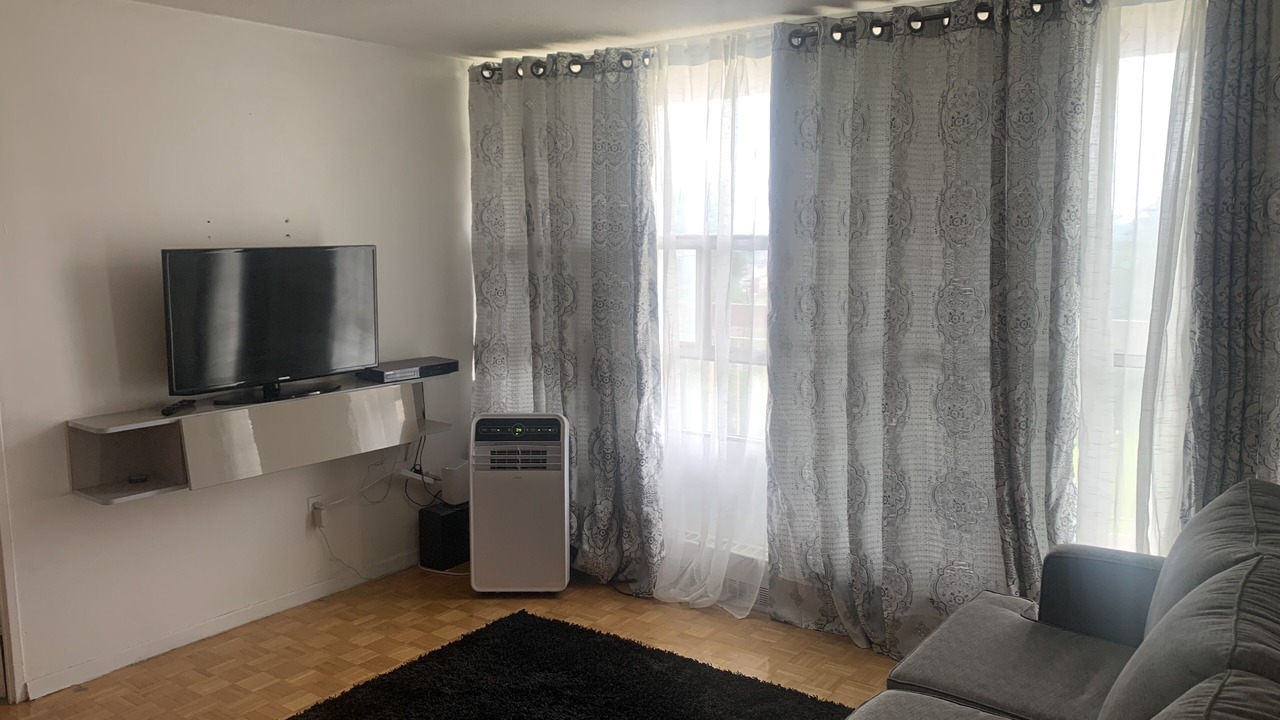 Photo of Livingroom in York University Heights