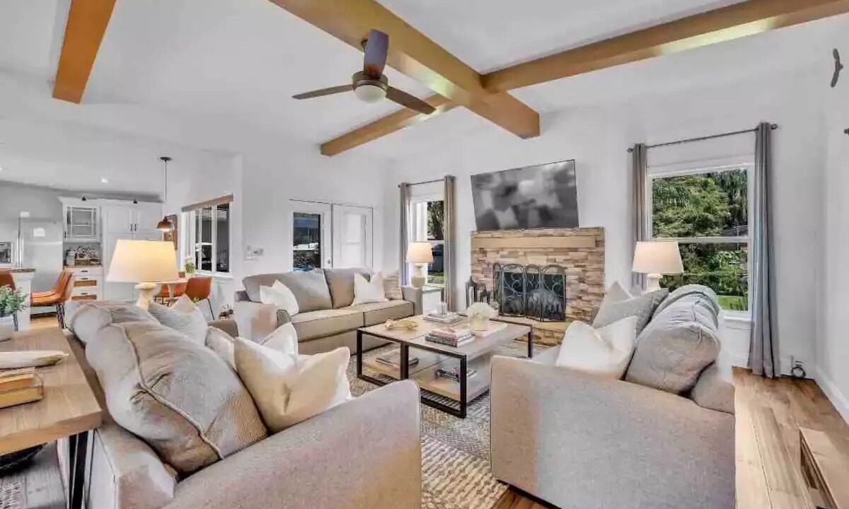 Photo of Livingroom in Forest City