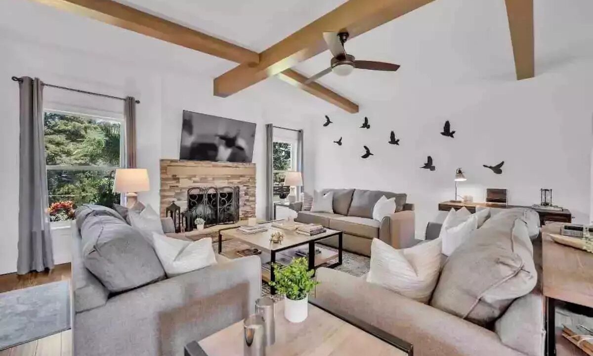 Photo of Livingroom in Forest City