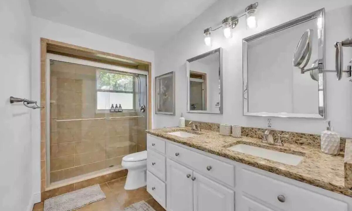 Photo of Bathroom in Forest City