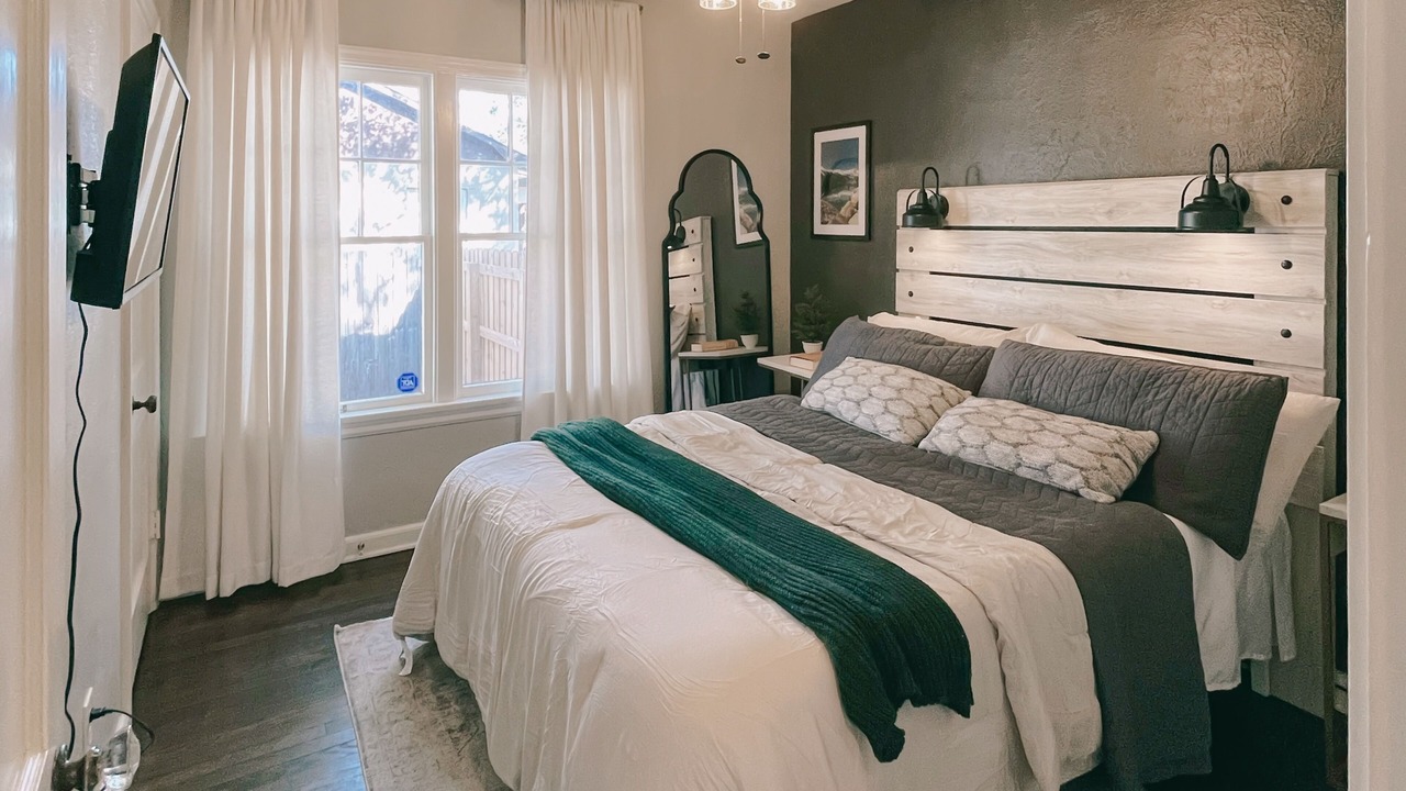 Photo of Bedroom in Dixieland
