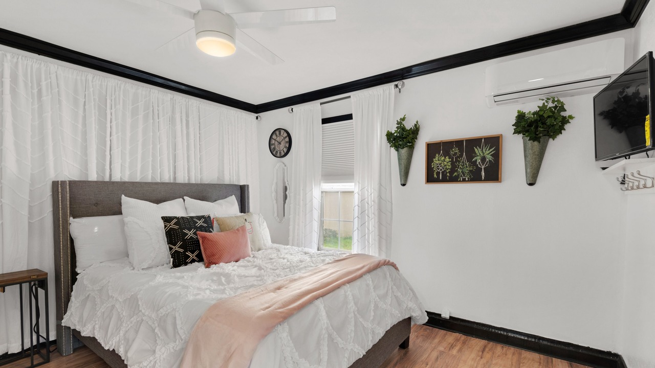 Photo of Bedroom in Downtown