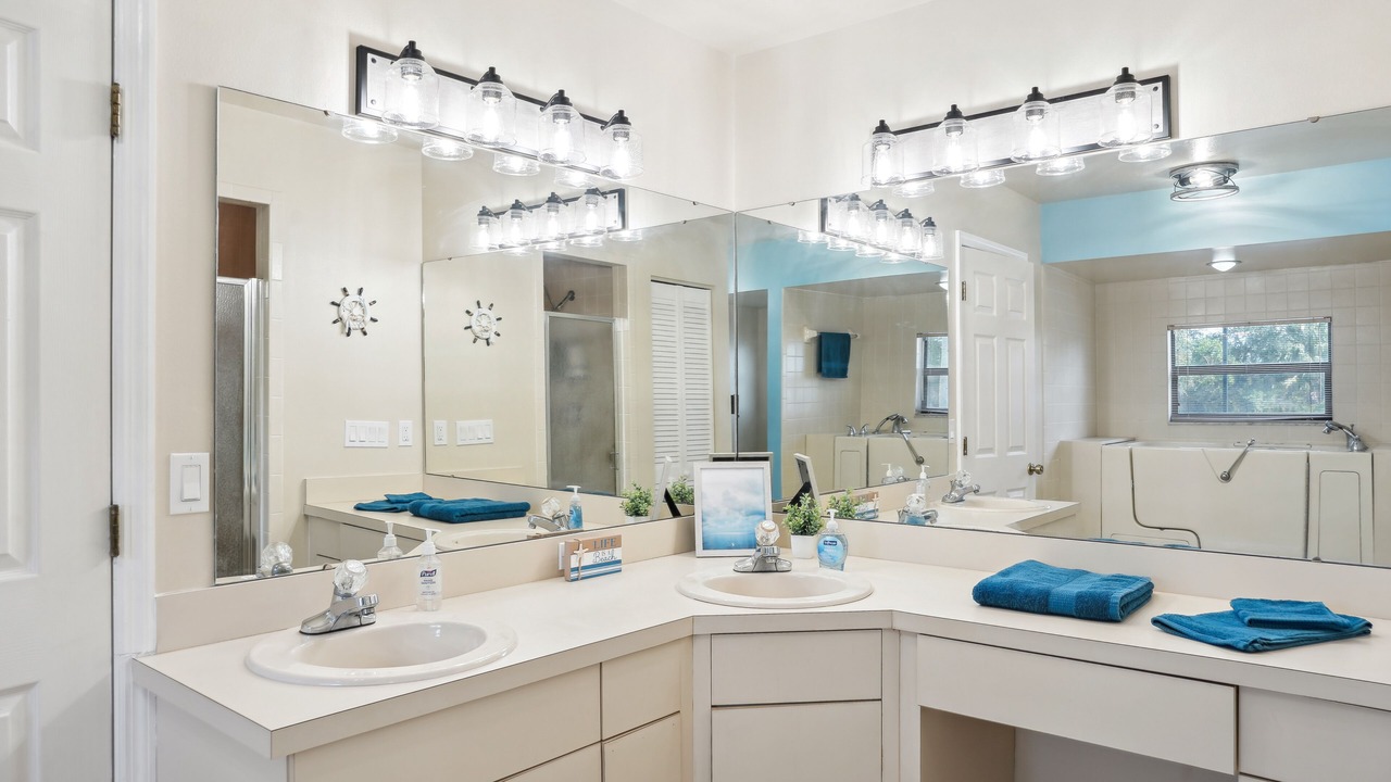 Photo of Bathroom in Indian Lake Estates
