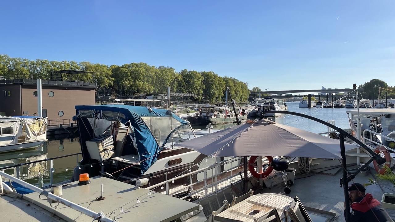 Photo of Others in Asnieres-sur-Seine