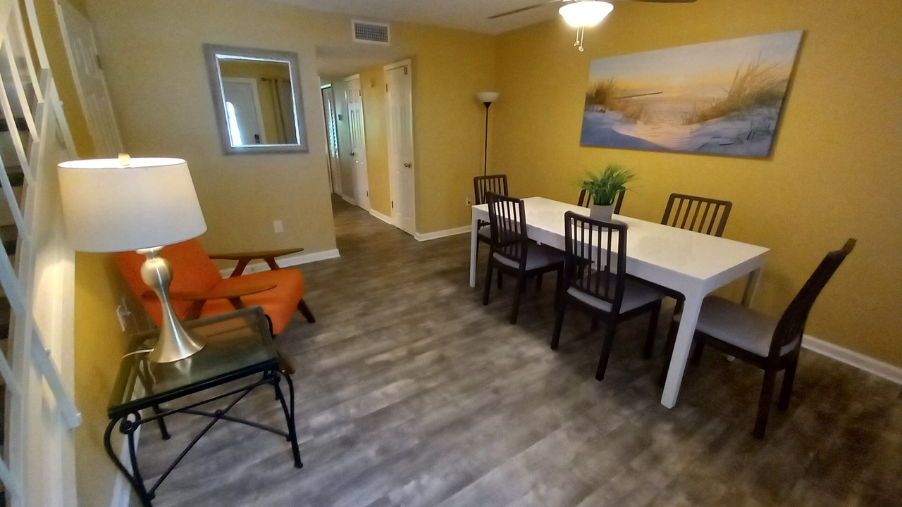 Photo of Livingroom in Bayview