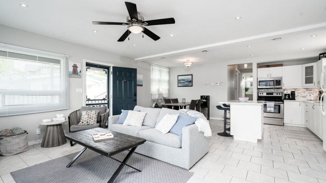Photo of Livingroom in Brockton