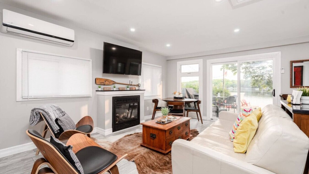 Photo of Livingroom in Brockton