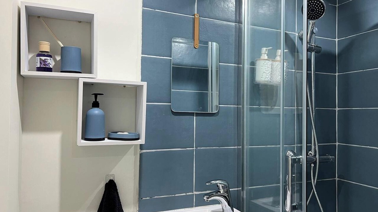 Photo of Bathroom in Stains