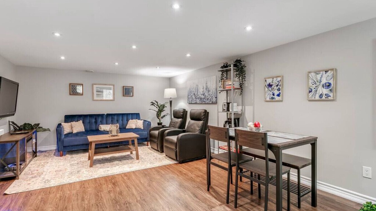 Photo of Livingroom in Lakeview