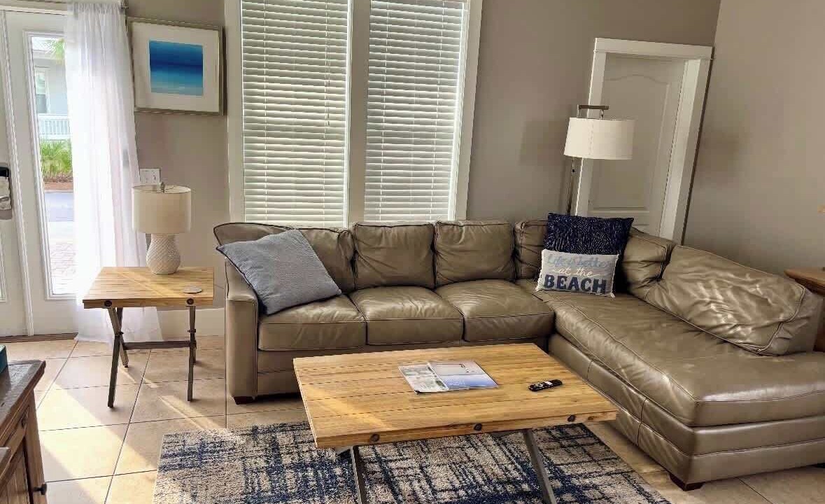 Photo of Livingroom in Emerald Waters Village