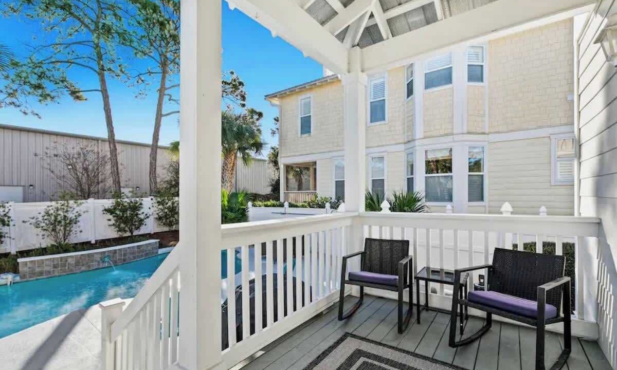Photo of Outdoor in Emerald Waters Village