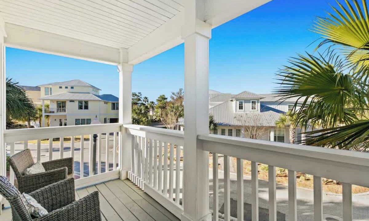 Photo of Outdoor in Emerald Waters Village