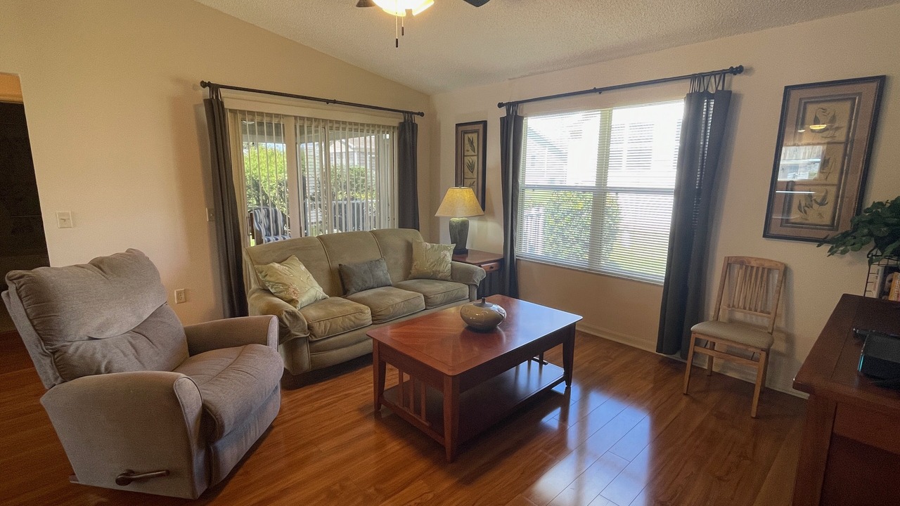 Photo of Livingroom in Duval