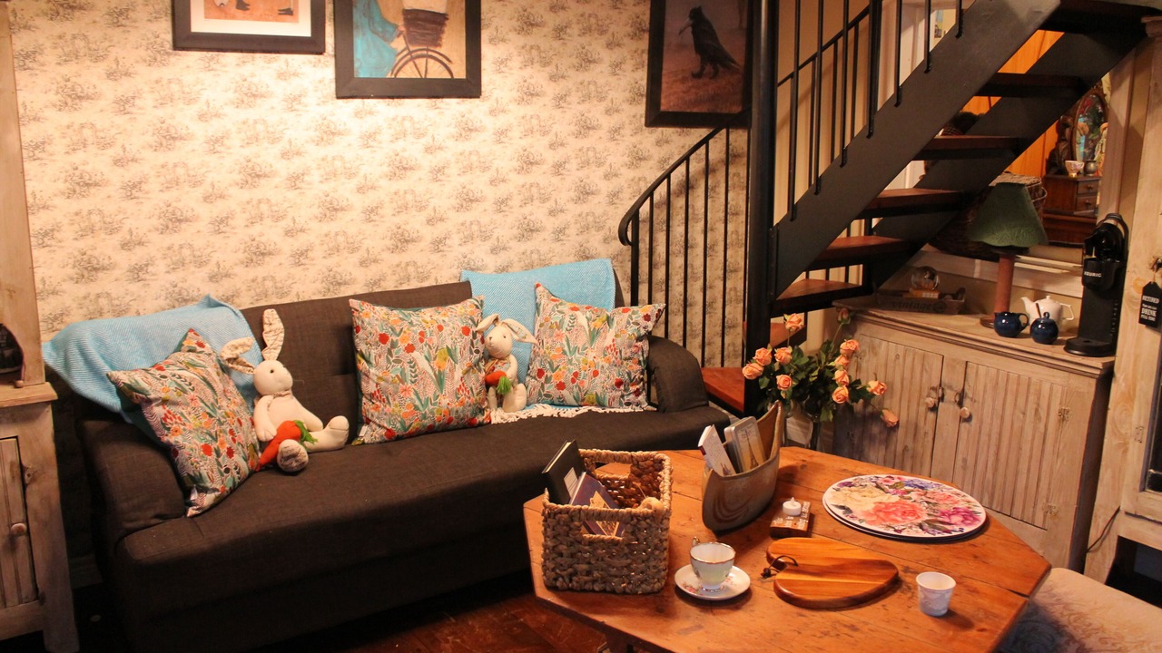 Photo of Livingroom in Mono