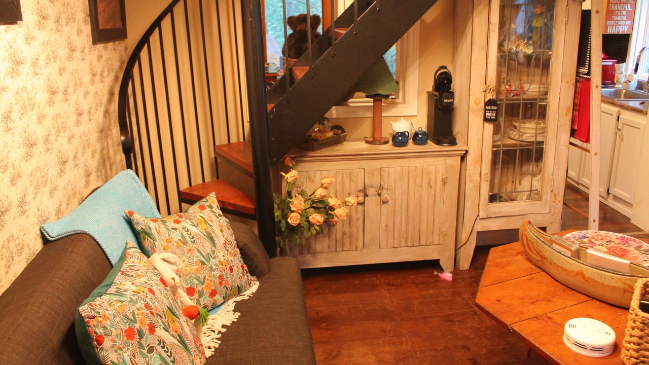 Photo of Livingroom in Mono