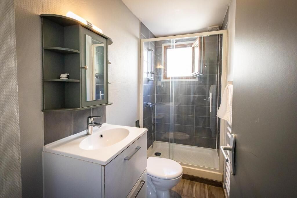 Photo of Bathroom in Villeneuve-le-Roi