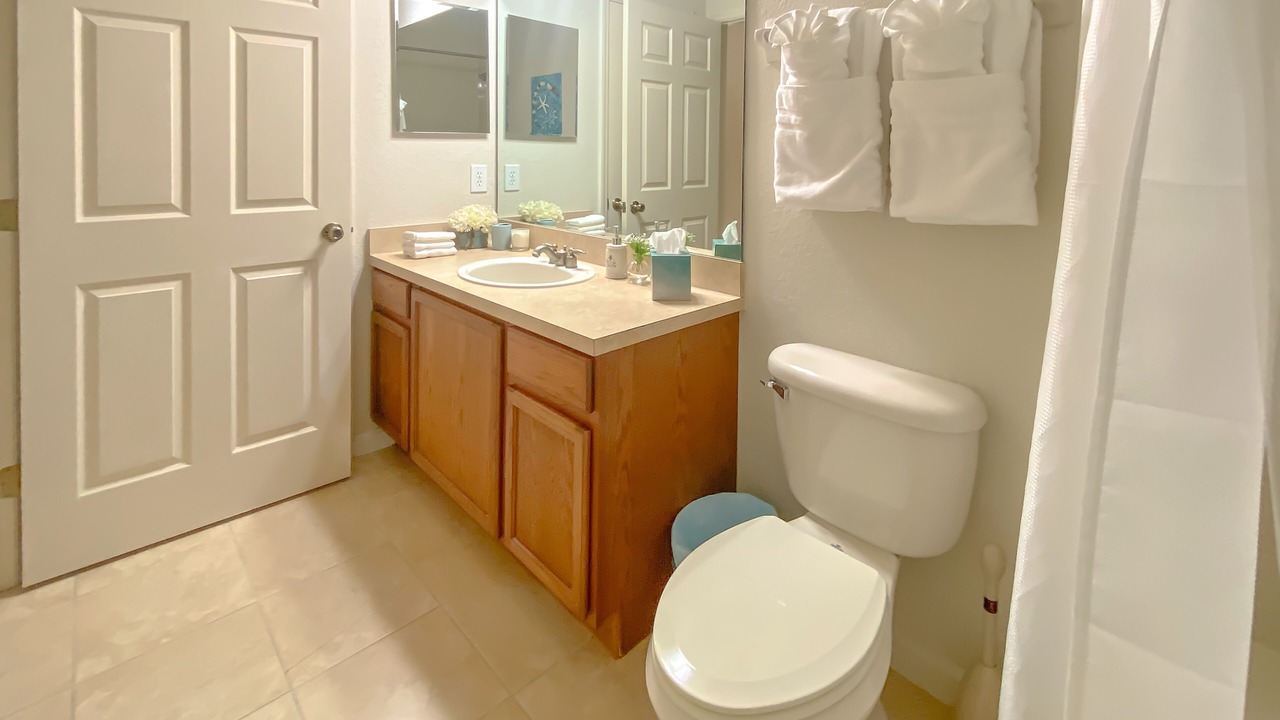 Photo of Bathroom in Trafalgar Village
