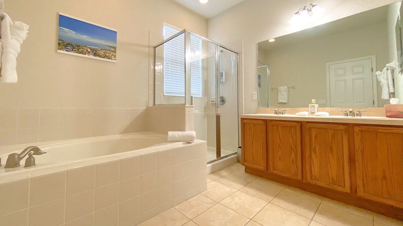 Photo of Bathroom in Trafalgar Village