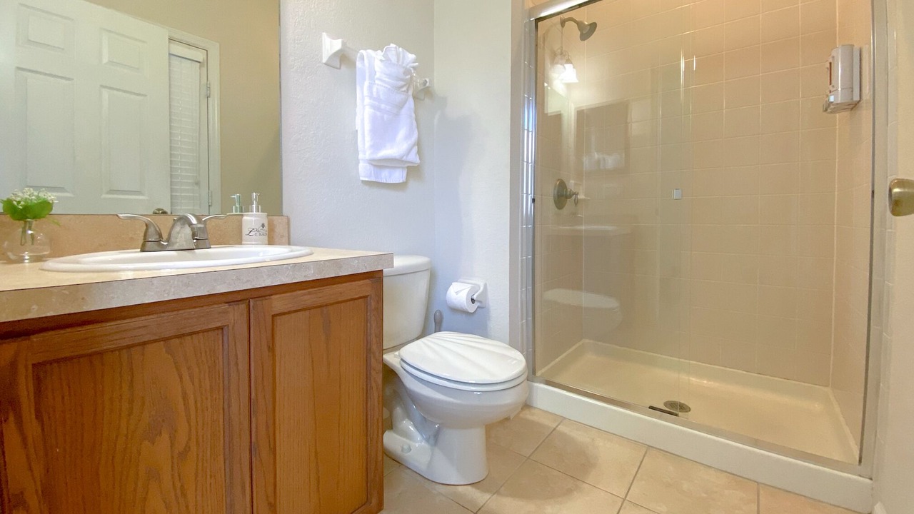 Photo of Bathroom in Trafalgar Village