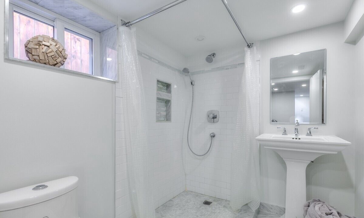 Photo of Bathroom in Humber Bay