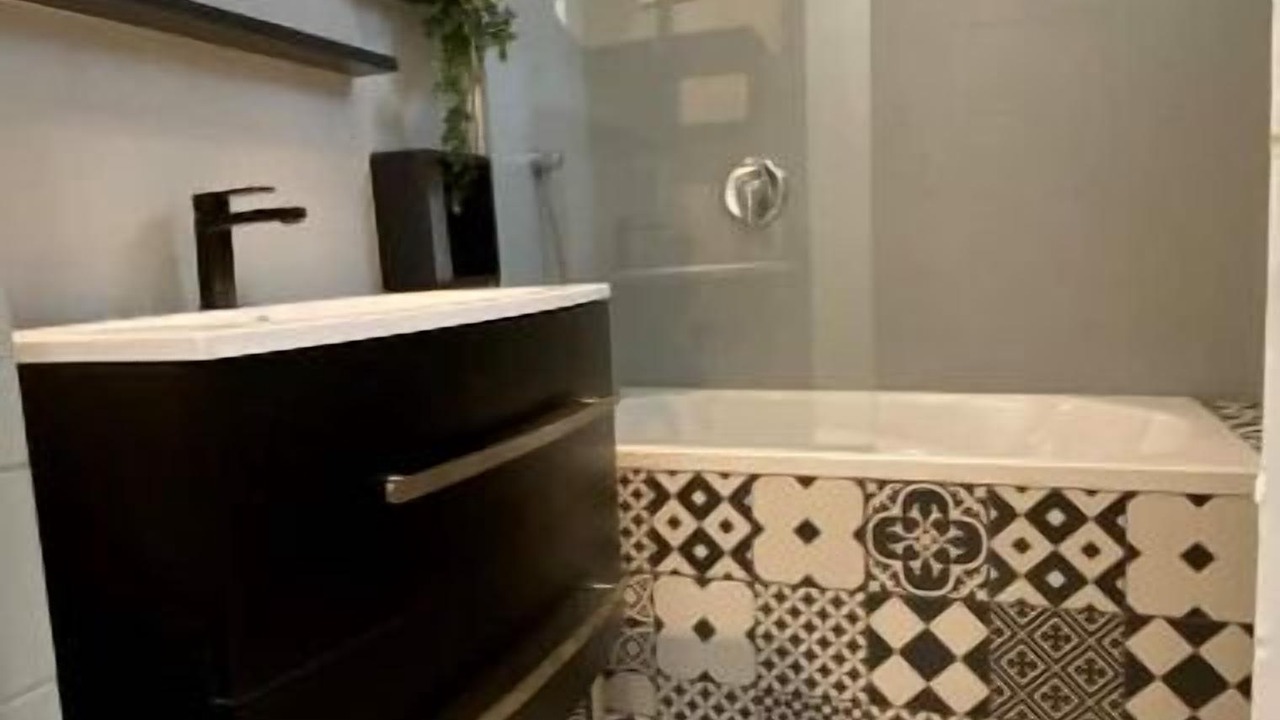 Photo of Bathroom in La Garenne-Colombes