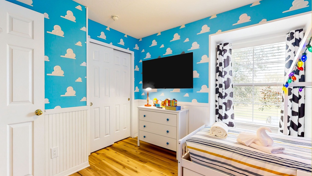 Photo of Bedroom in Crestwynd Bay