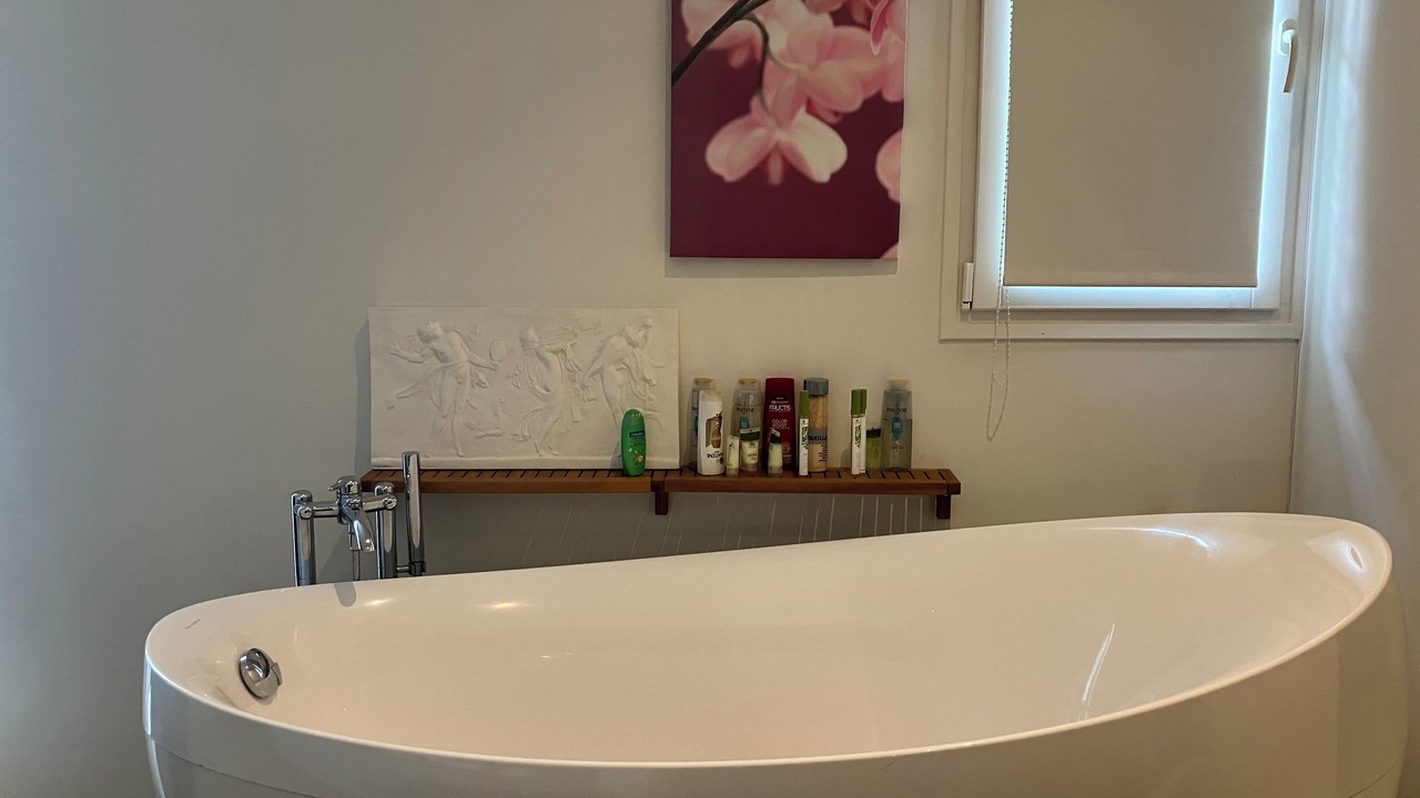 Photo of Bathroom in Montrouge