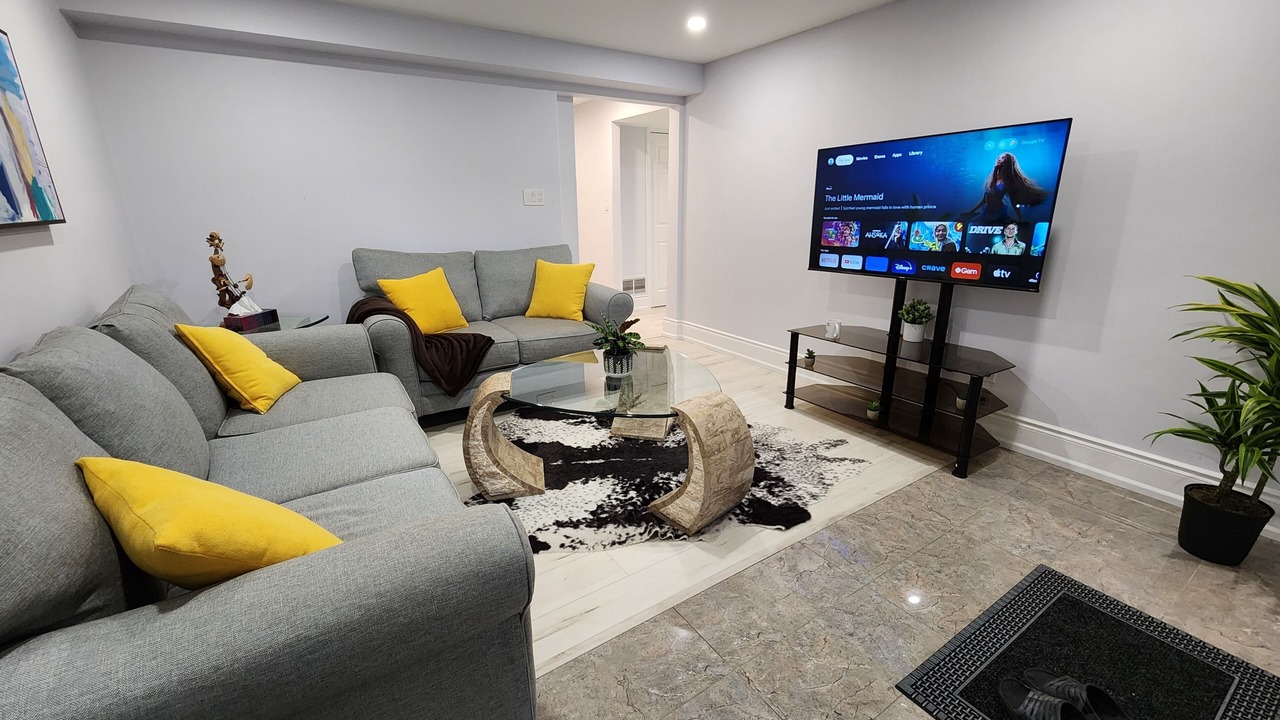 Photo of Livingroom in Newtonbrook