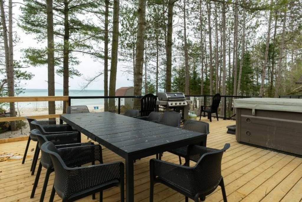 Photo of Outdoor in Wymbolwood Beach