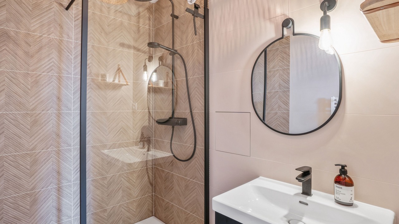 Photo of Bathroom in Pantin