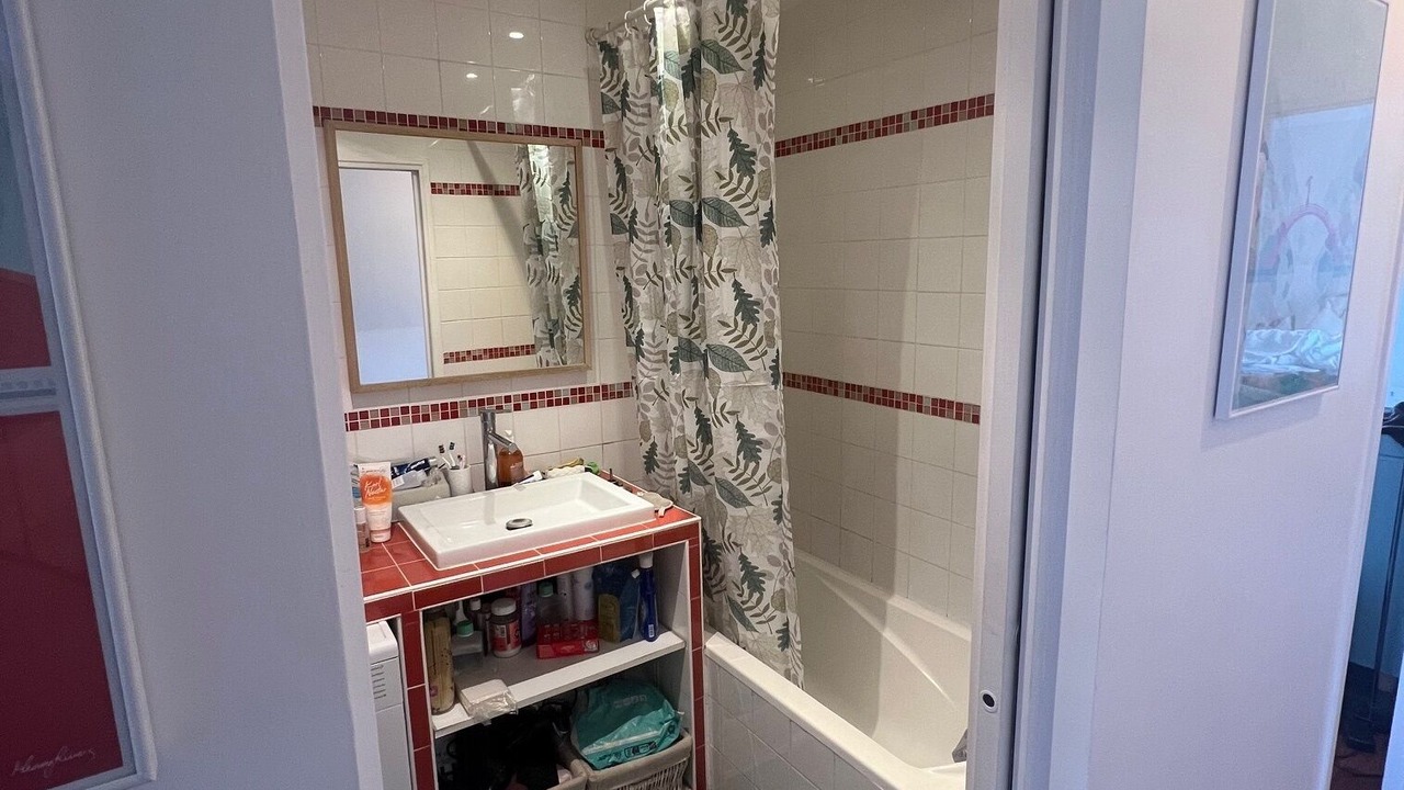 Photo of Bathroom in Quinze-Vingts