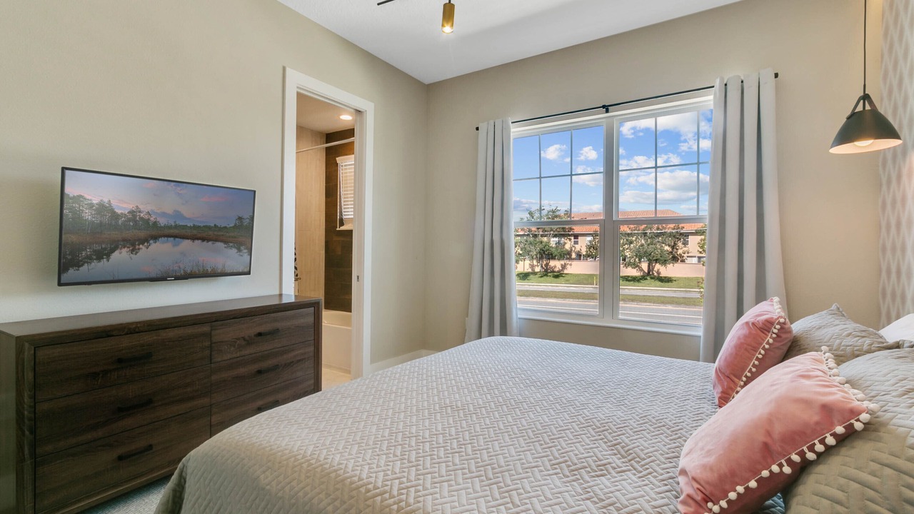 Photo of Bedroom in Crestwynd Bay