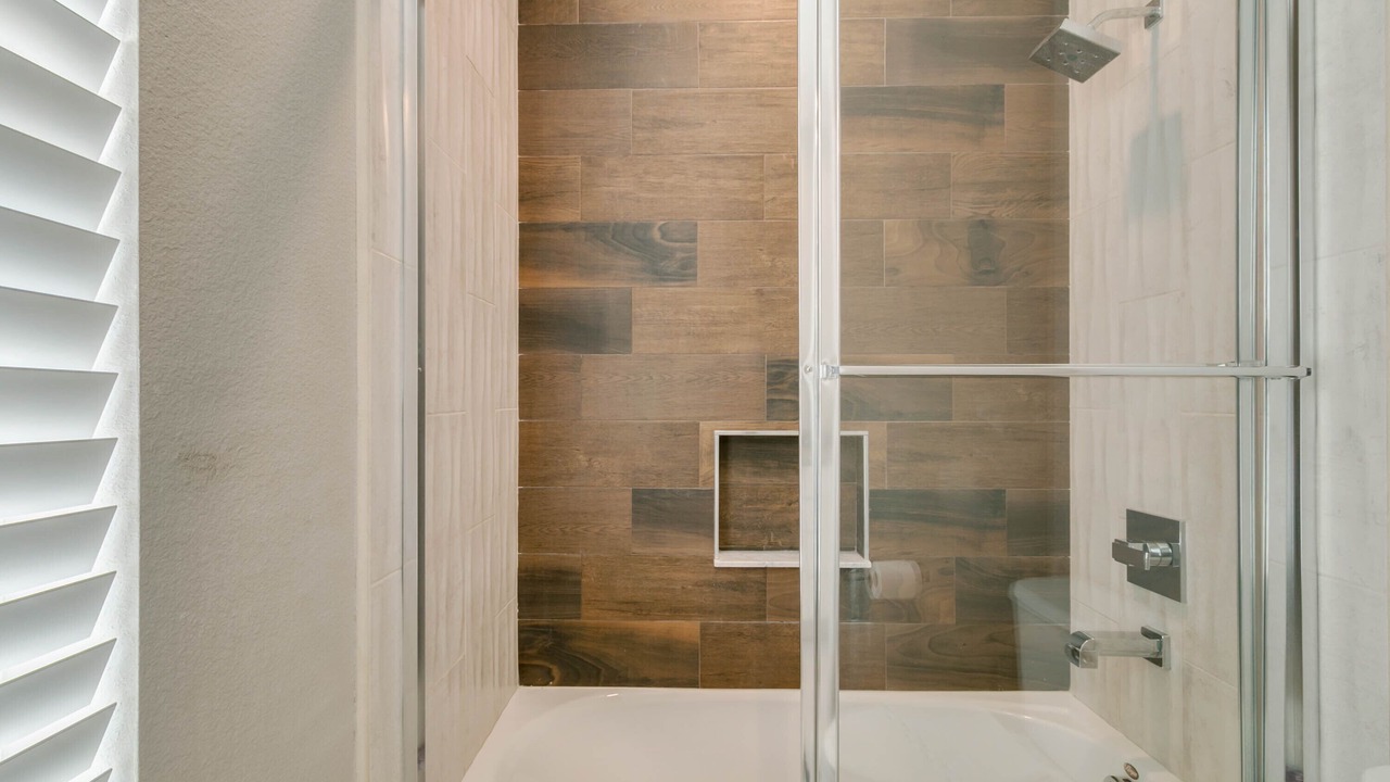 Photo of Bathroom in Crestwynd Bay